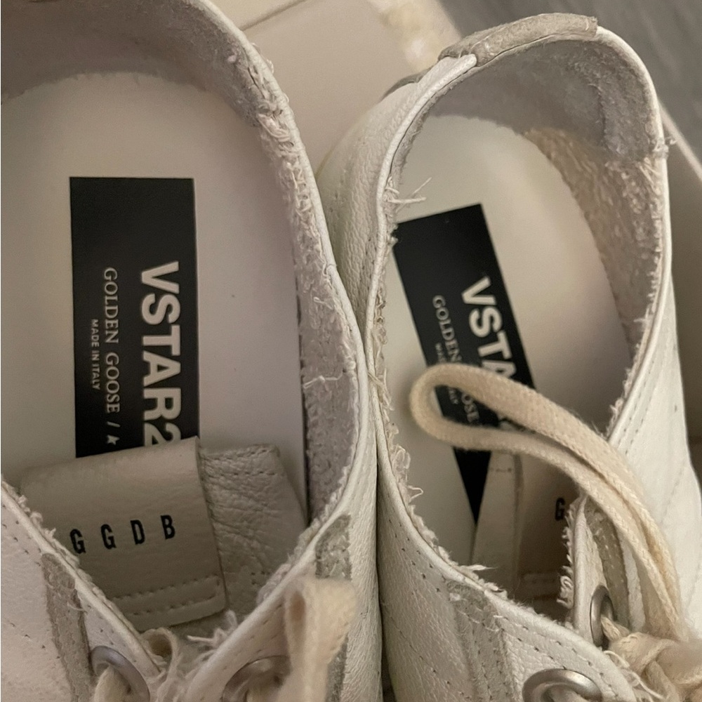 Golden Goose White Sneakers with Black Star - Picture 5 of 7